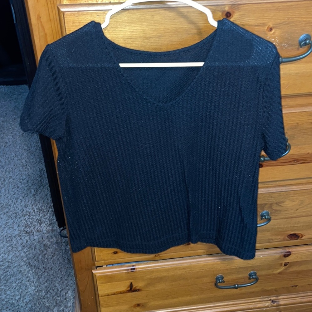Black woven tee